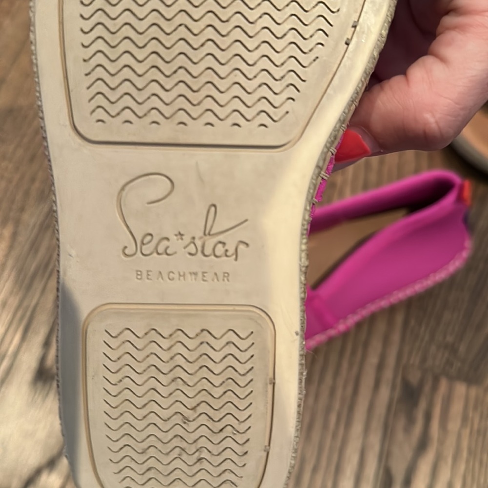 Crocs - Picture 3 of 7